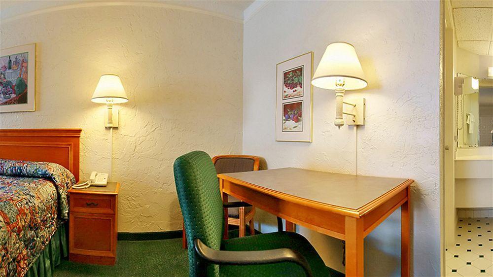 Red Roof Inn Tampa Bay - St. Petersburg Dış mekan fotoğraf